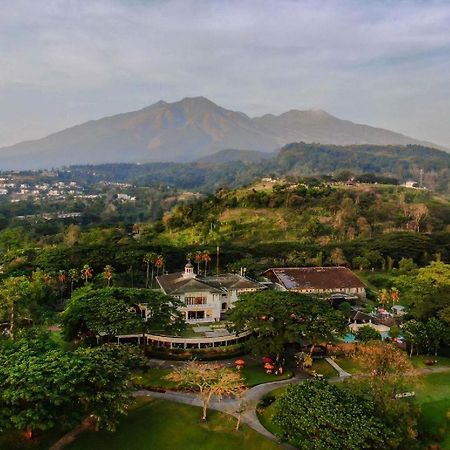 Taman Dayu Golf Club And Resort Prigen Exteriér fotografie