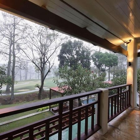 Taman Dayu Golf Club And Resort Prigen Exteriér fotografie